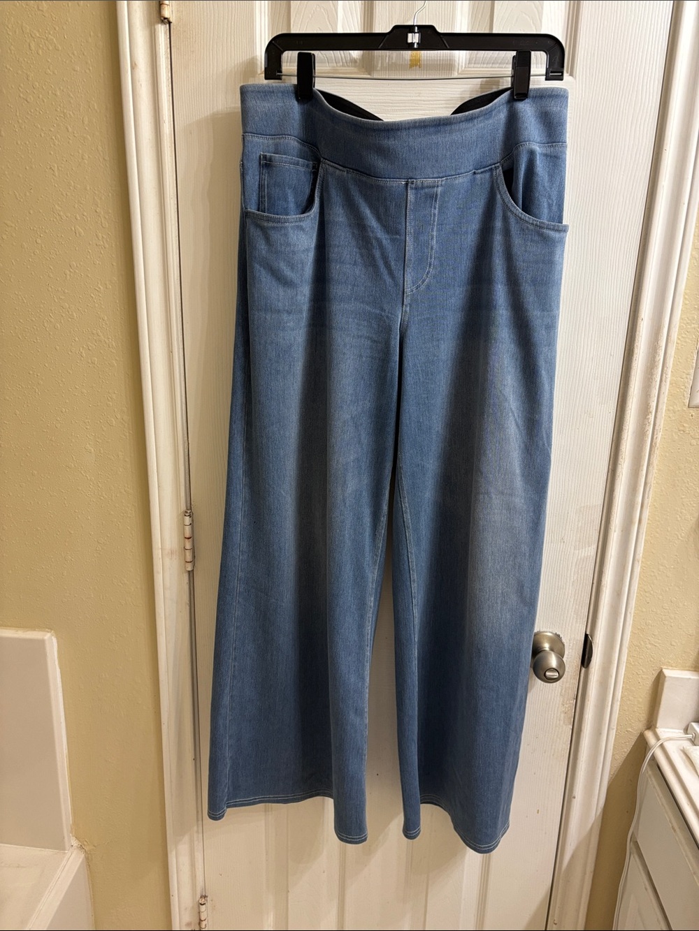 HALARA Blue wide leg pants. NWOT